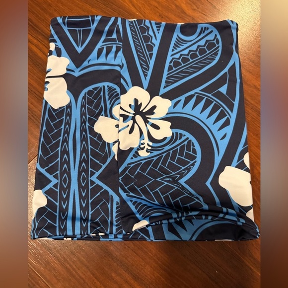 Blue and White Floral Patterned Fabric buff - Picture 1 of 2